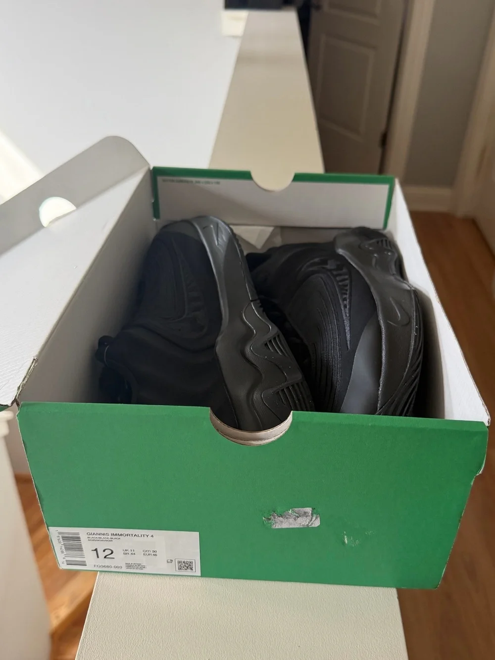 Brand new”NIKE”(giannis immortality 4)men’s sneakers.Size-12,color-black/noir.🖤